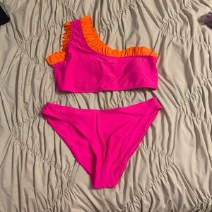 One shoulder ruffle bikini